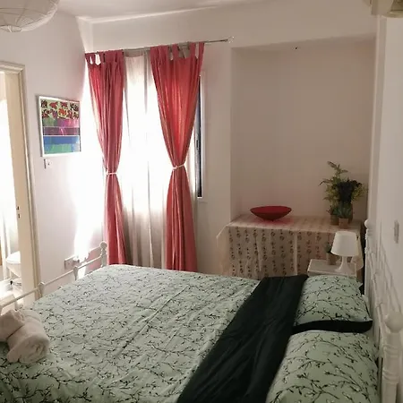 Lägenhet Prime Location - & Beach - Fast Internet 100-25 Mbps - Spacious & Cozy